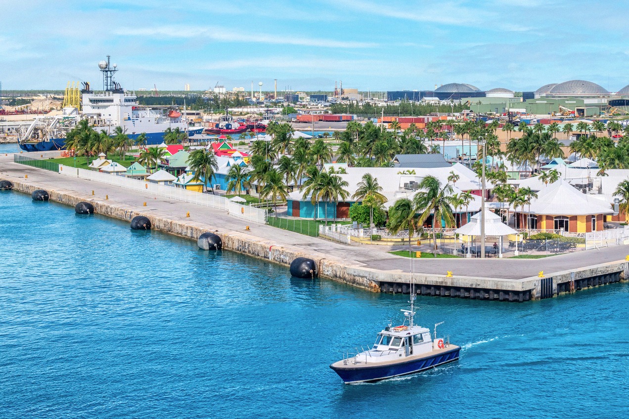 Turquoise water at the harbour of Freeport on Grand Bahama
